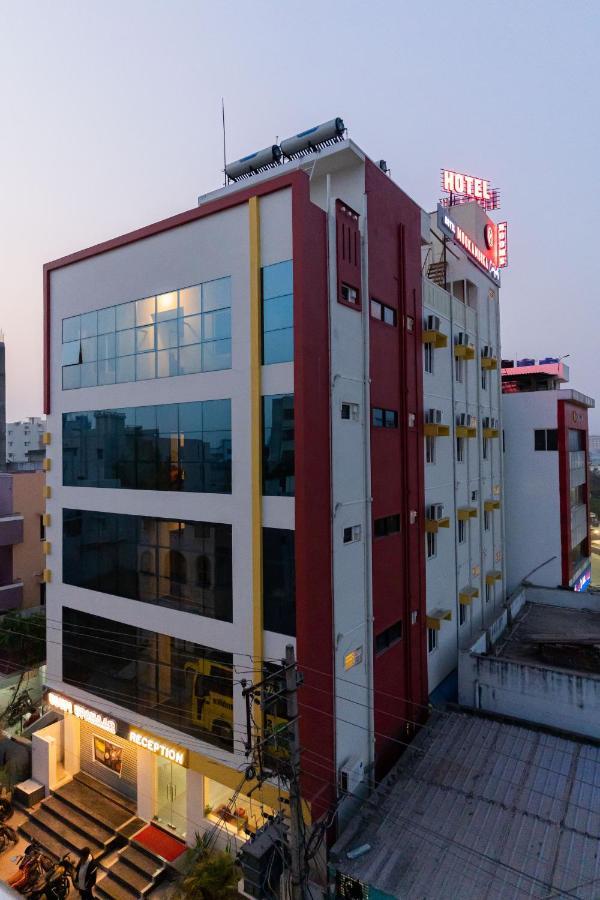 Hotel Mookambika Comforts Tirupati Exterior foto