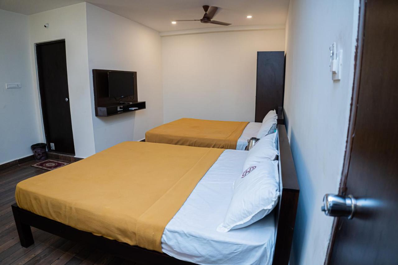 Hotel Mookambika Comforts Tirupati Exterior foto